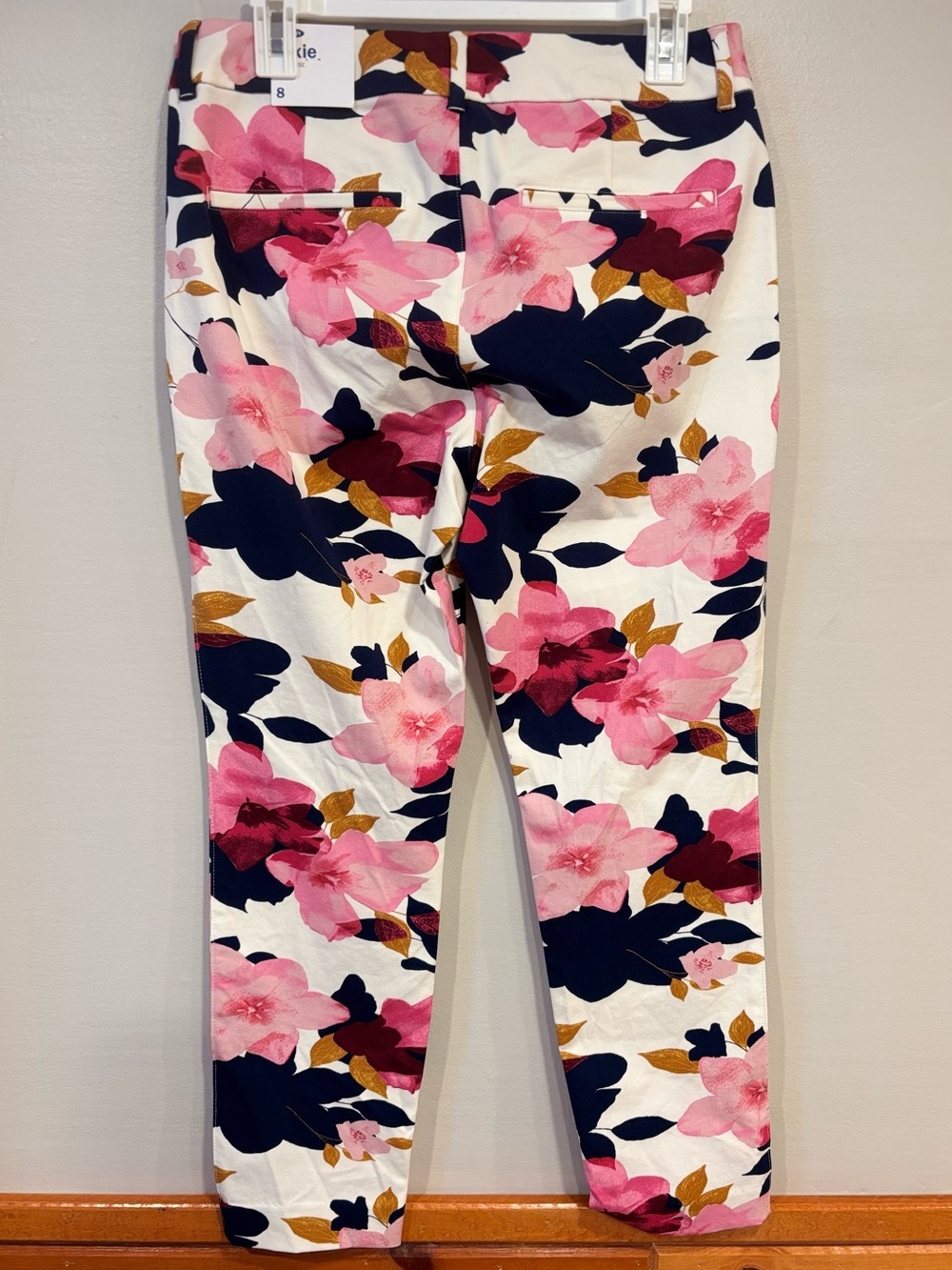 Old Navy Pixie High Rise White Stretchy Pants Pink Navy Floral Women's 8 NWT - Picture 6 of 8